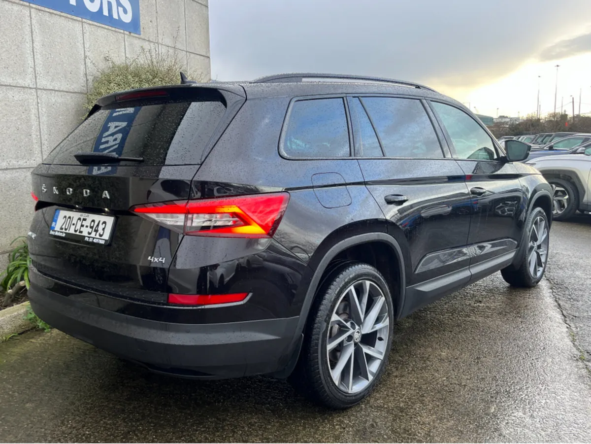 Skoda Kodiaq 7 SEATER 4x4 STYLE AUTOMATIC 2.0 DIES - Image 4