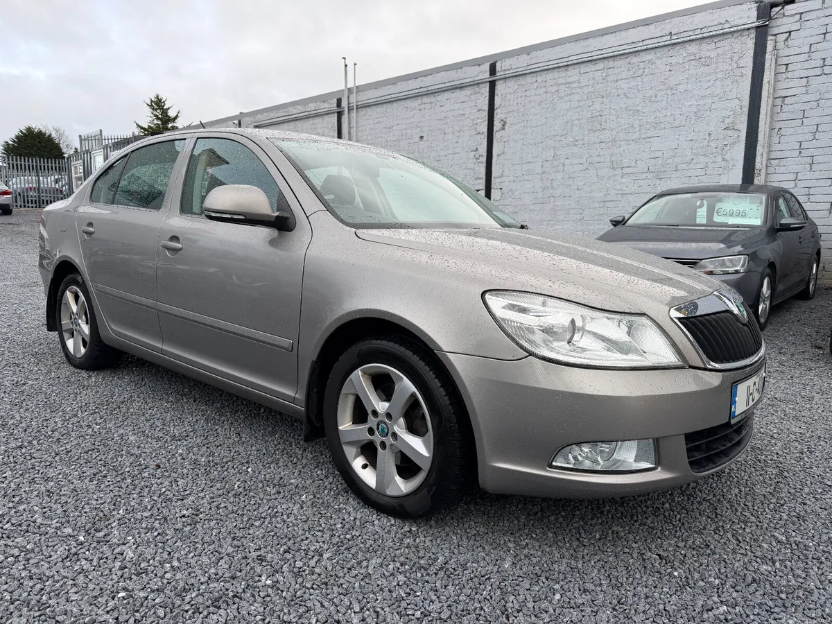2011 Skoda Octavia 1.6 TDI 105HP Elegance - Image 1