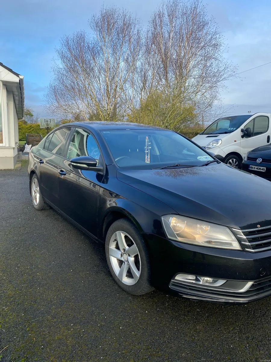 Volkswagen Passat - Image 2