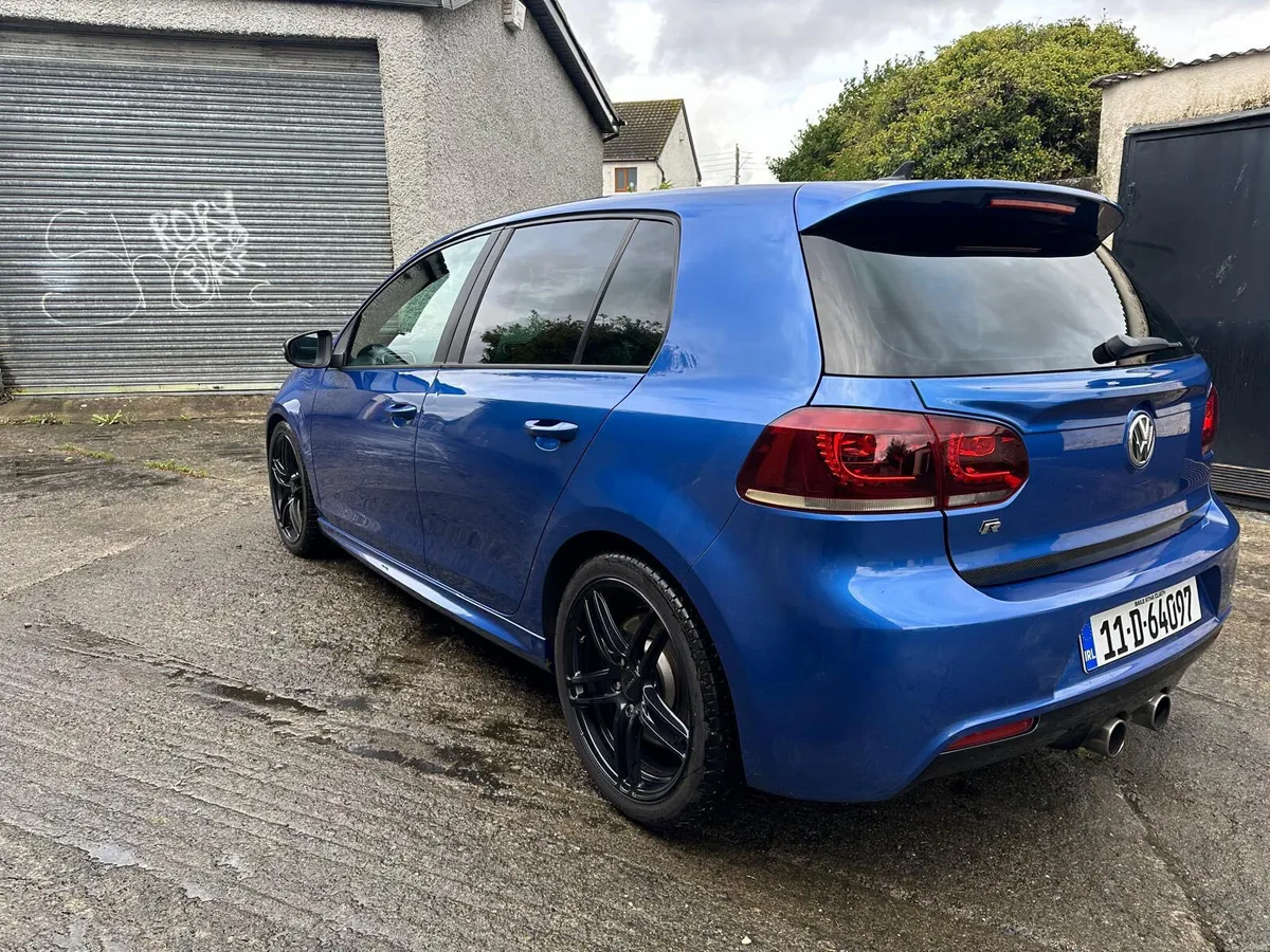 Volkswagen Golf 2011 2.0 TSI 4MOTION R - Image 3