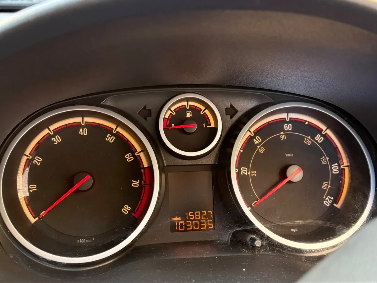 Vauxhall Corsa 2010 - Image 3