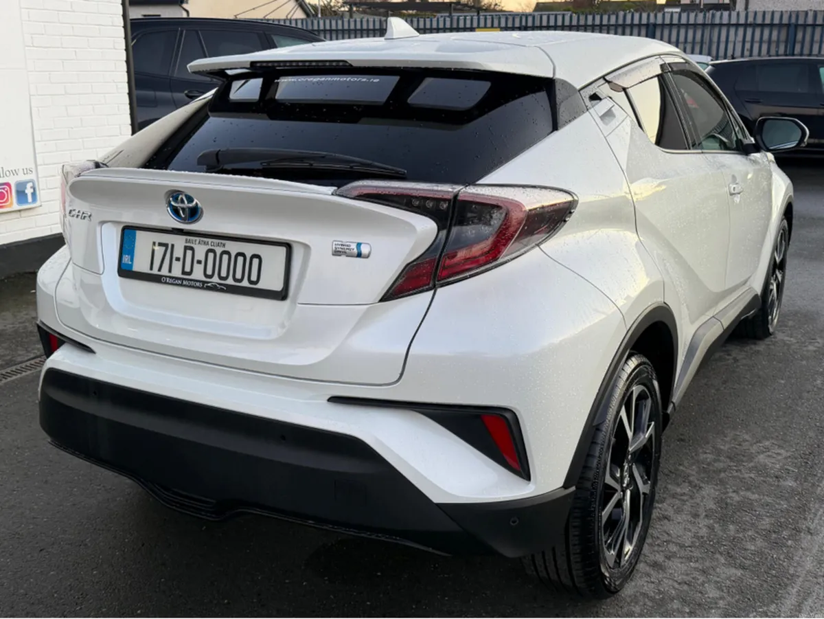 Toyota C-HR (171) 1.8 HYBRID SPORT AUTO - Image 4