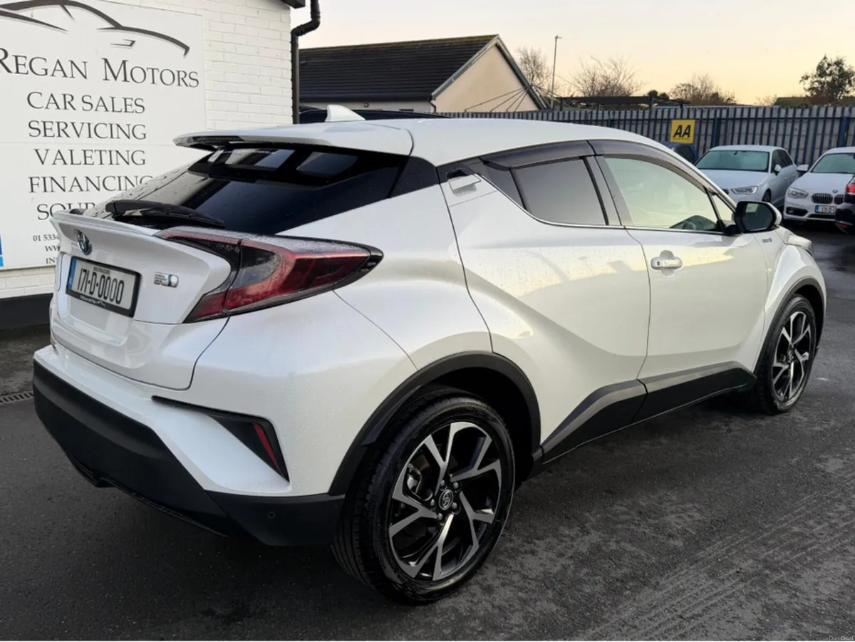Toyota C-HR (171) 1.8 HYBRID SPORT AUTO - Image 3