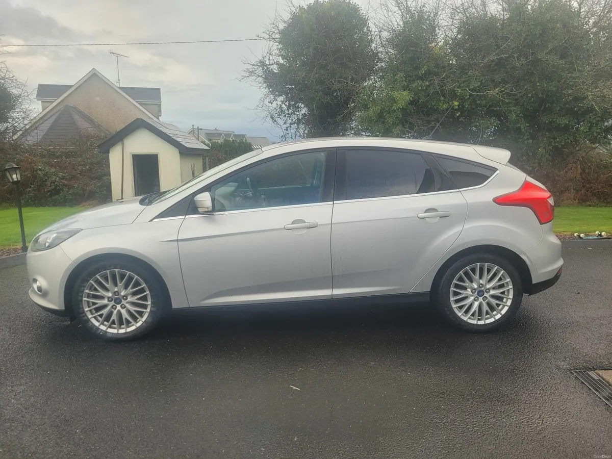LOW MILES..2013 FORD FOCUS 1LTR PETROL - Image 2