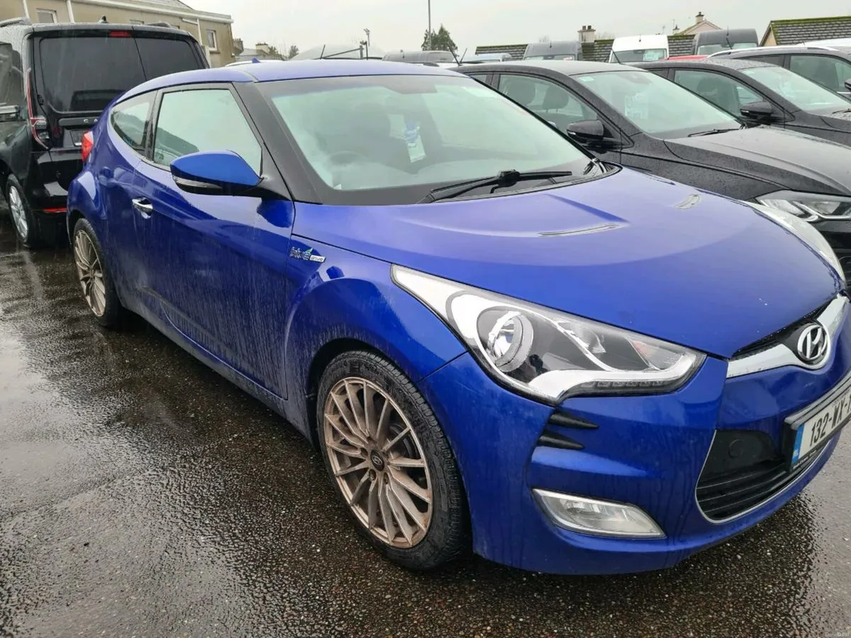 132 Hyundai  Veloster  1.6 - Image 3