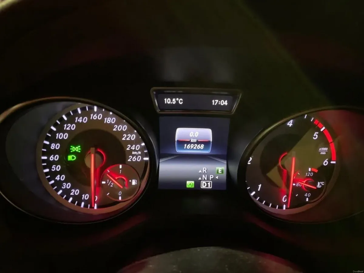 Mercedes-Benz GLA 2017 - Image 4