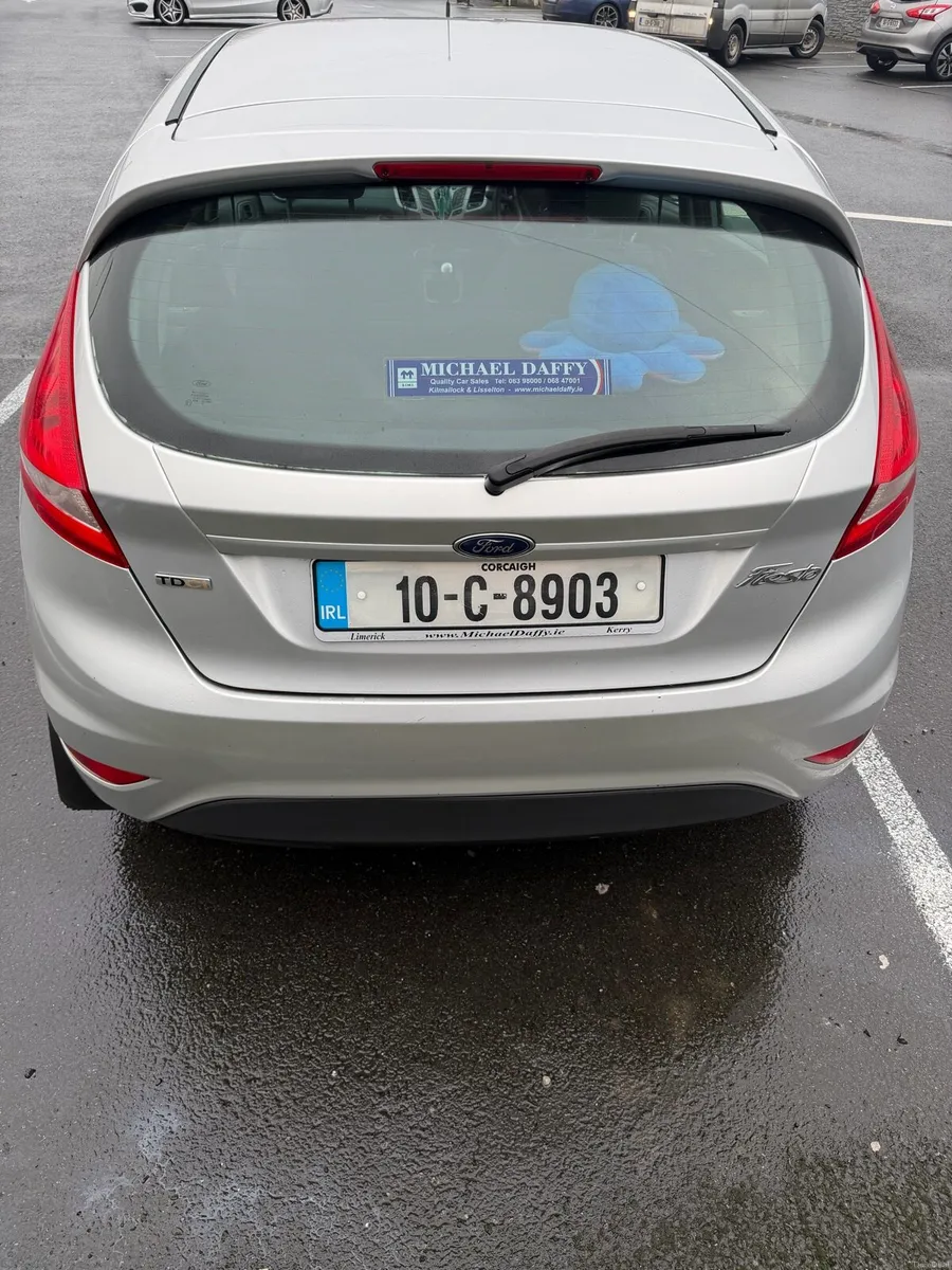 Ford Fiesta 2010 1.6 diesel - Image 4