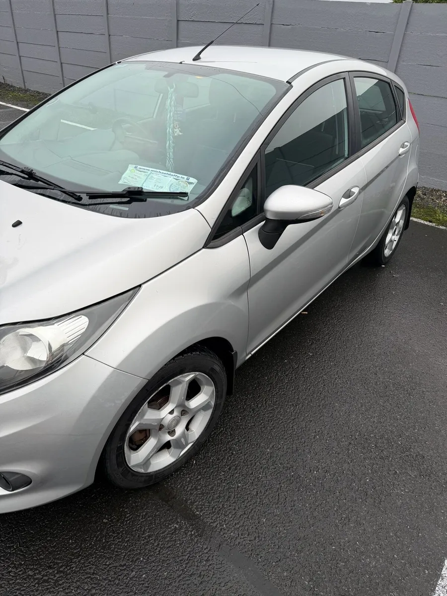 Ford Fiesta 2010 1.6 diesel - Image 2
