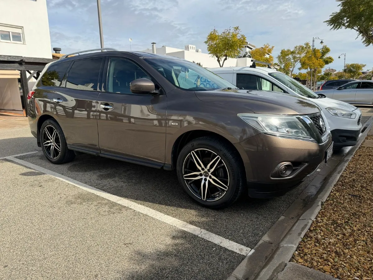 Nissan Pathfinder 2014 R52 V6 PETROL 7 Seater - Image 1