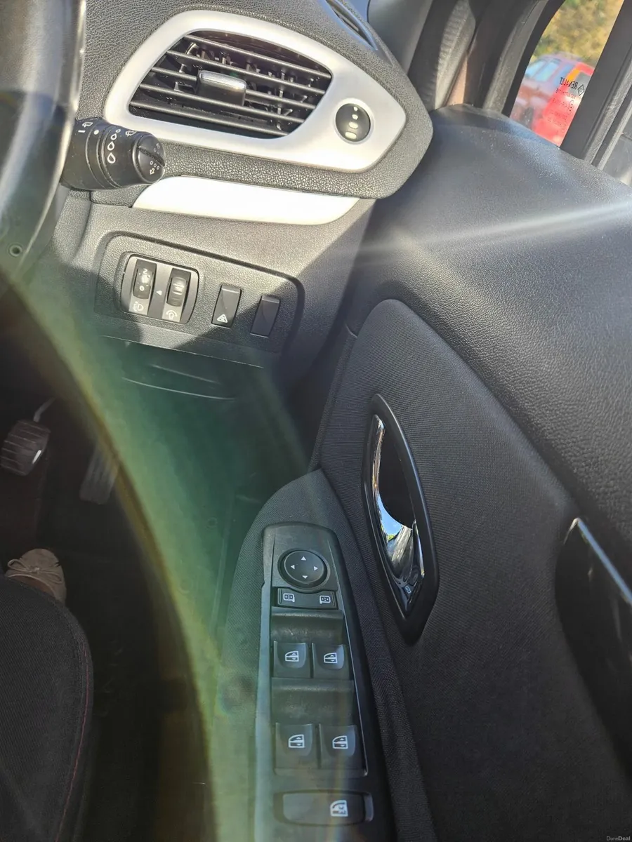 Renault Scenic 2014 - Image 2