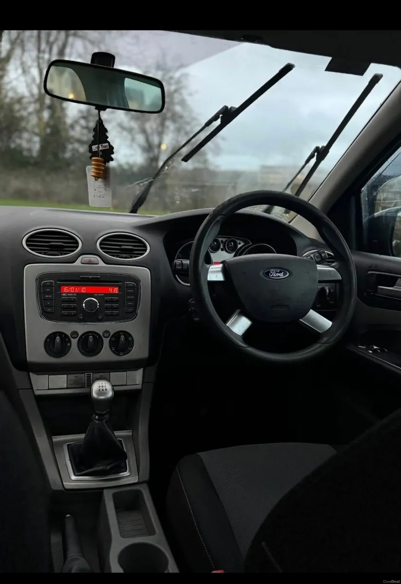 Ford Focus 2010 - Image 3