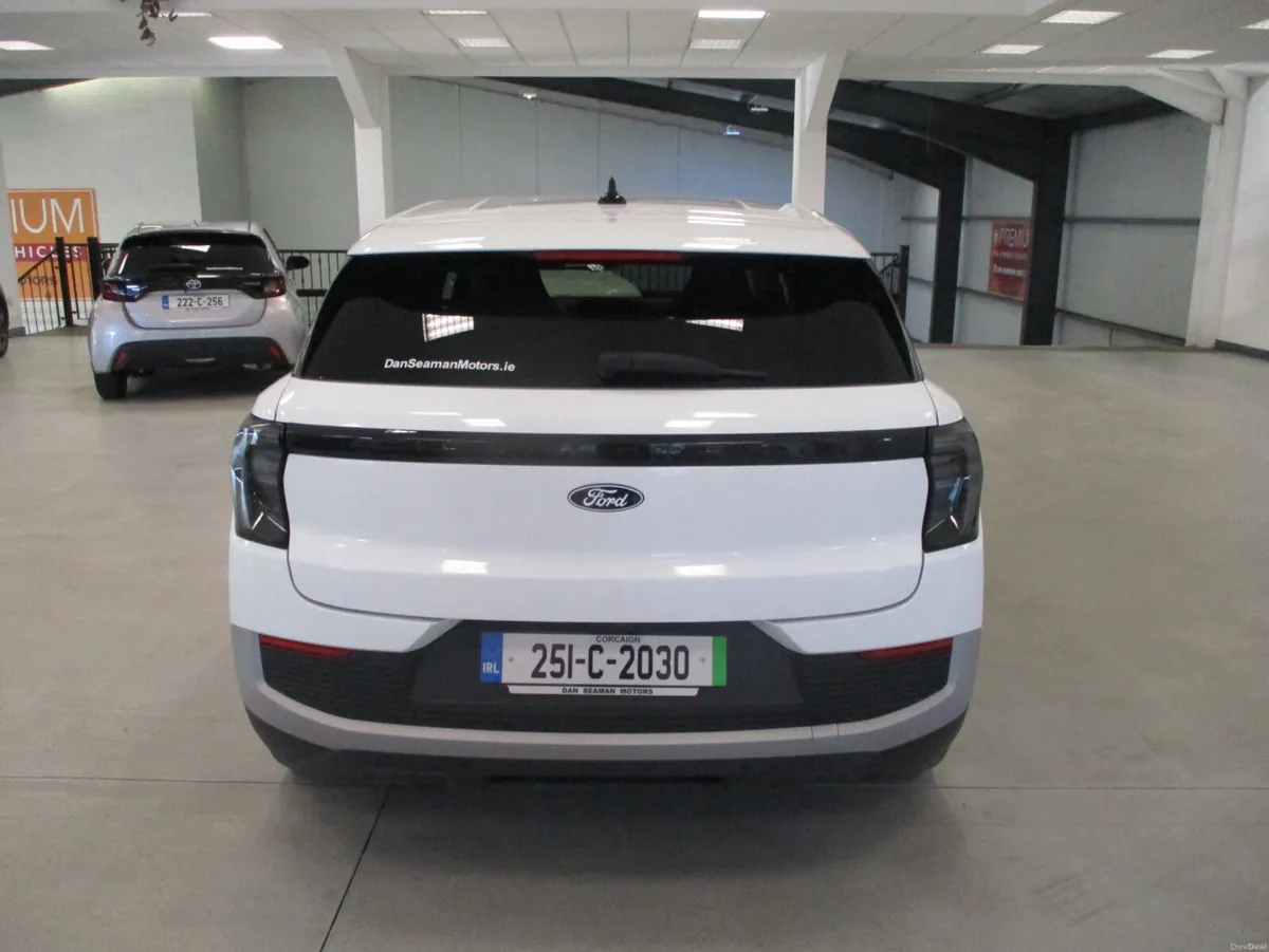 Ford Explorer SELECT EV 2025 - Image 6