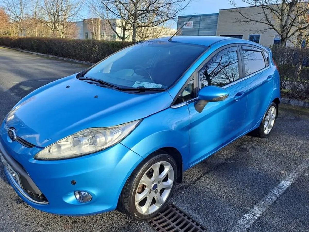 2009 Ford Fiesta - Image 2