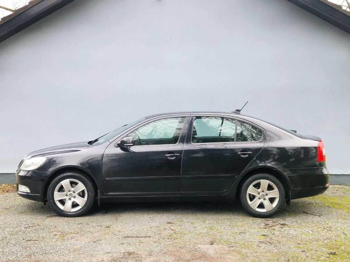 2013 SKODA OCTAVIA ELEGANCE LOW MILEAGE - Image 2