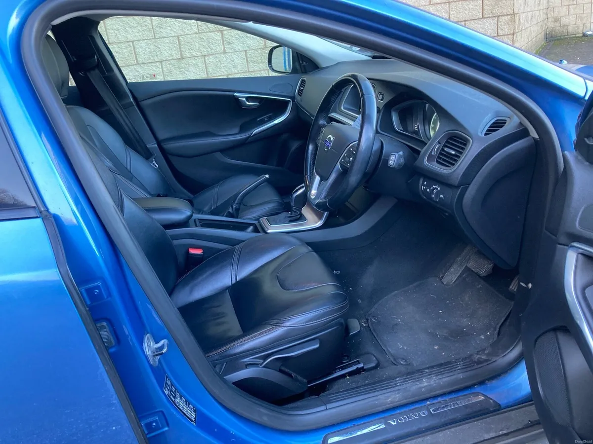 2014 Volvo V40 1.6 Diesel  Crosscountry Auto - Image 4