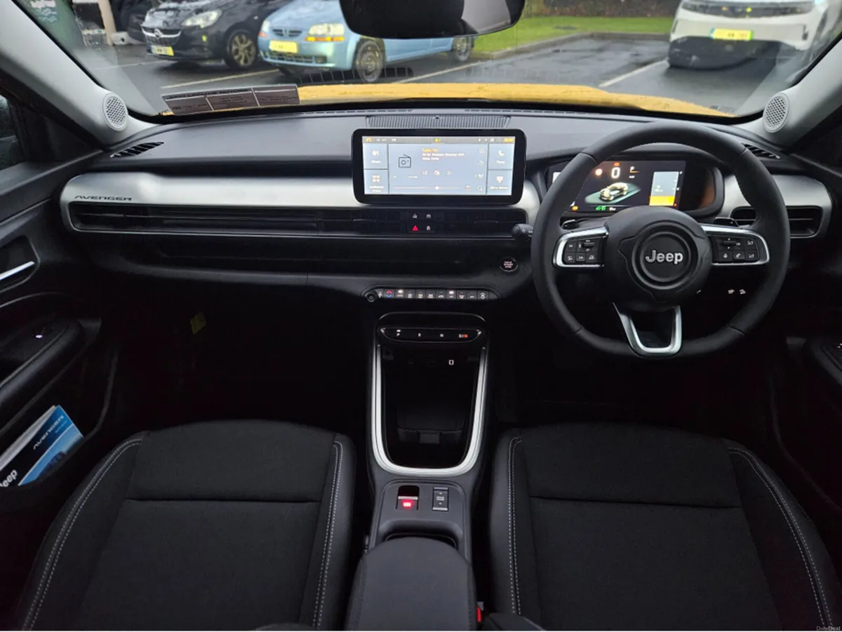 Jeep Avenger E-Hybrid Altitude 1.2 - Image 2
