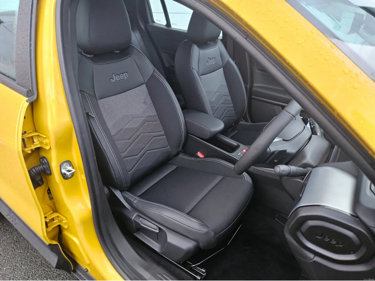 Jeep Avenger E-Hybrid Altitude 1.2 - Image 6