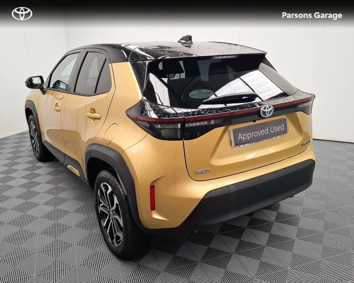 Toyota Yaris Cross CROSS LUNA SPORT 4DR AUTO - Image 2