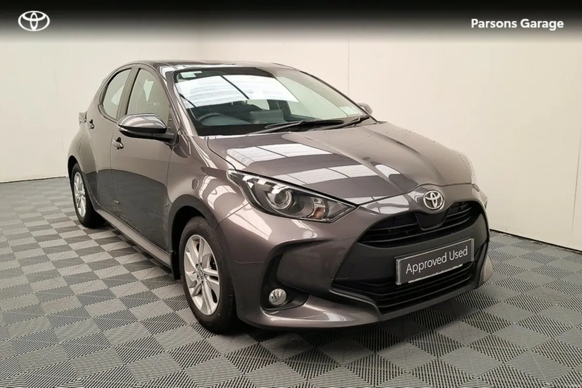 Toyota Yaris 1.5 LUNA 4DR - Image 1