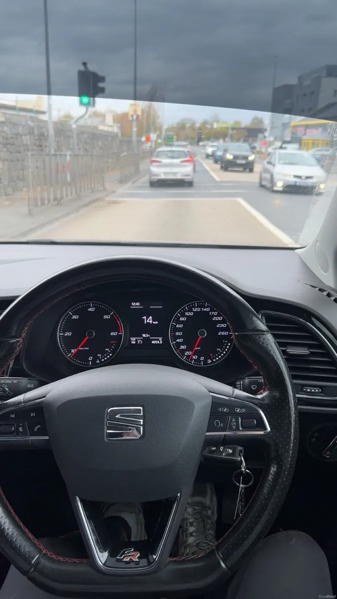 SEAT Leon 2.0 TDI FR 150PS XPERIENCE ST - Image 4