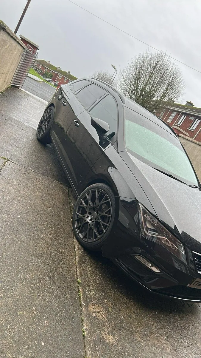 SEAT Leon 2.0 TDI FR 150PS XPERIENCE ST 4WD - Image 1