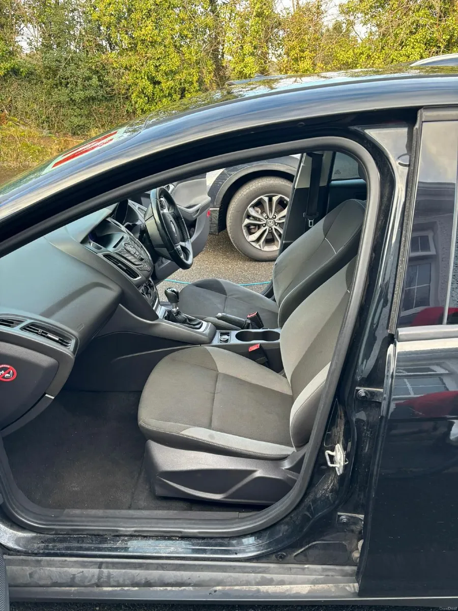 Ford Focus 2011 - Image 4