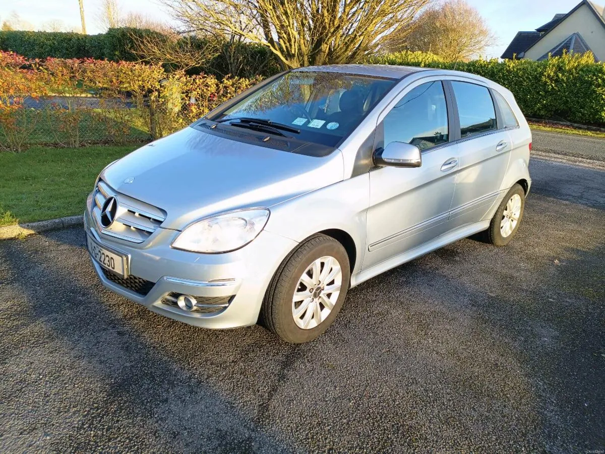 Mercedes B180 Diesel 2011 Manual - Image 1