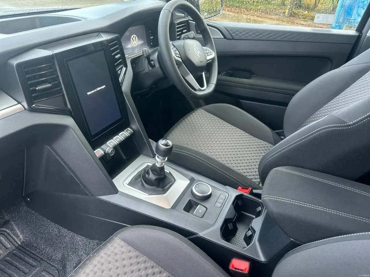 Volkswagen Amarok LIFE 2.0TDI 168BHP MANUAL 4WD - Image 3