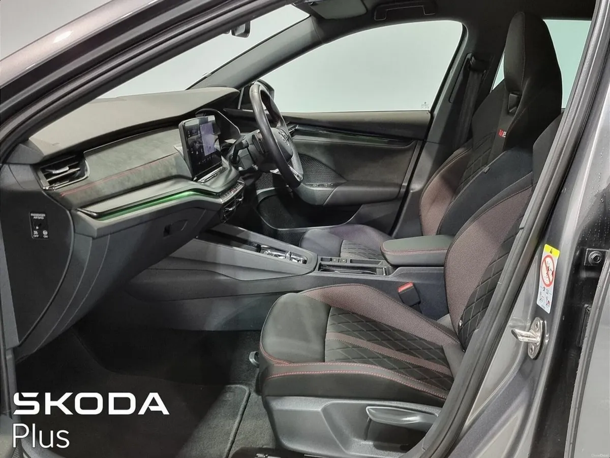 Skoda Octavia SHOWROOM CONDITION ** COMBI RS ** 2. - Image 4