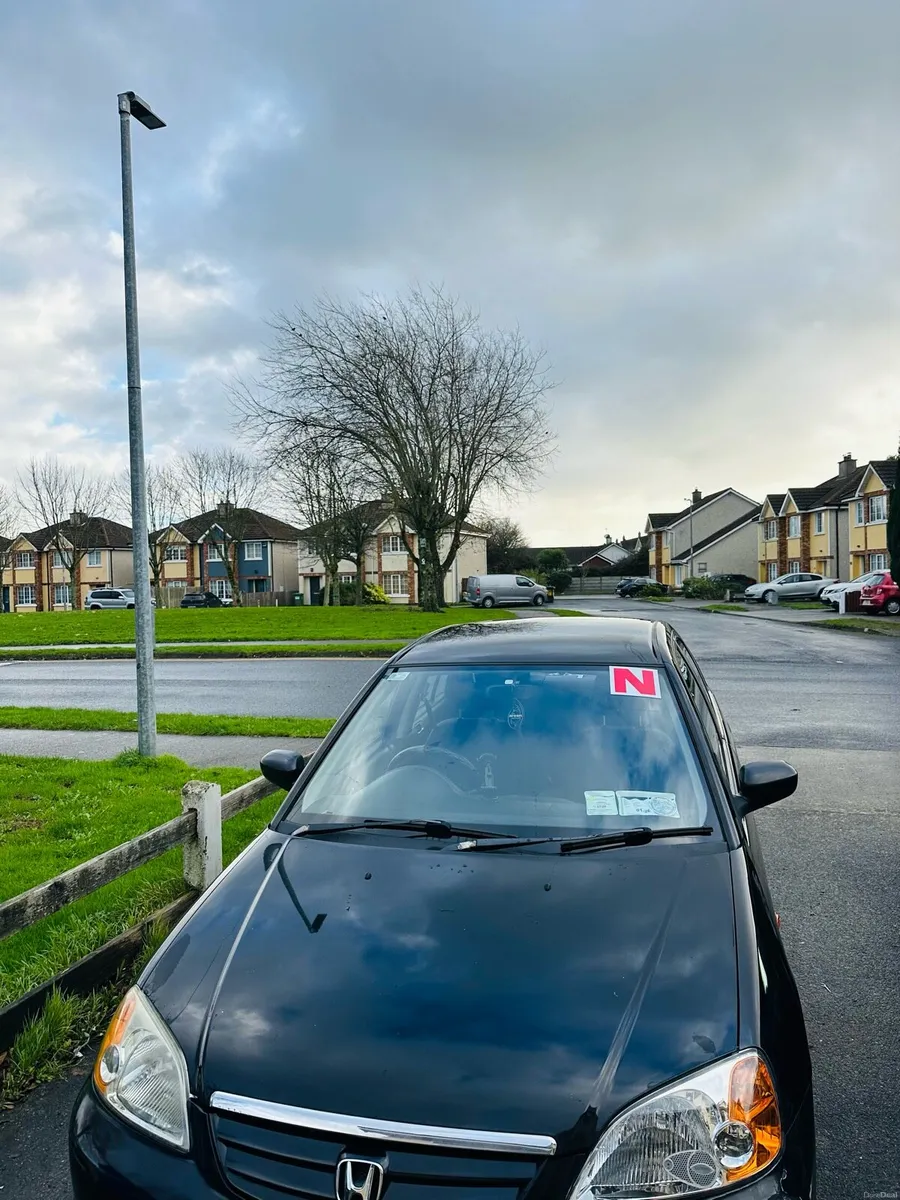 Honda Civic 2002 - Image 1