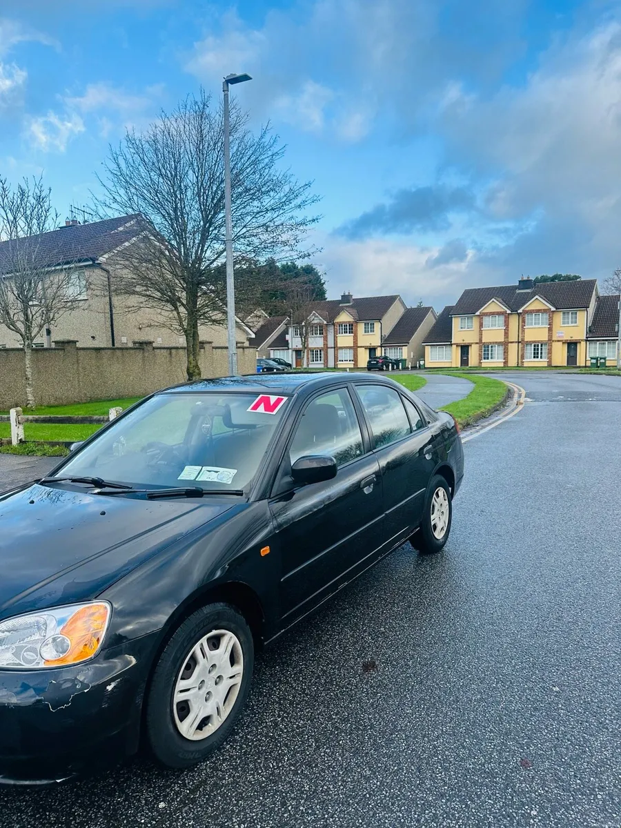 Honda Civic 2002 - Image 2