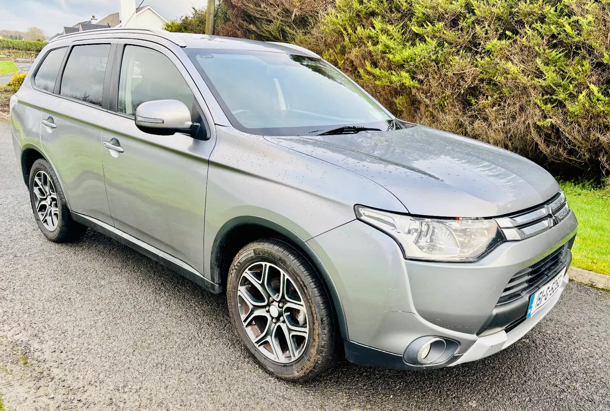Mitsubishi Outlander 2015 4x4 - Image 4