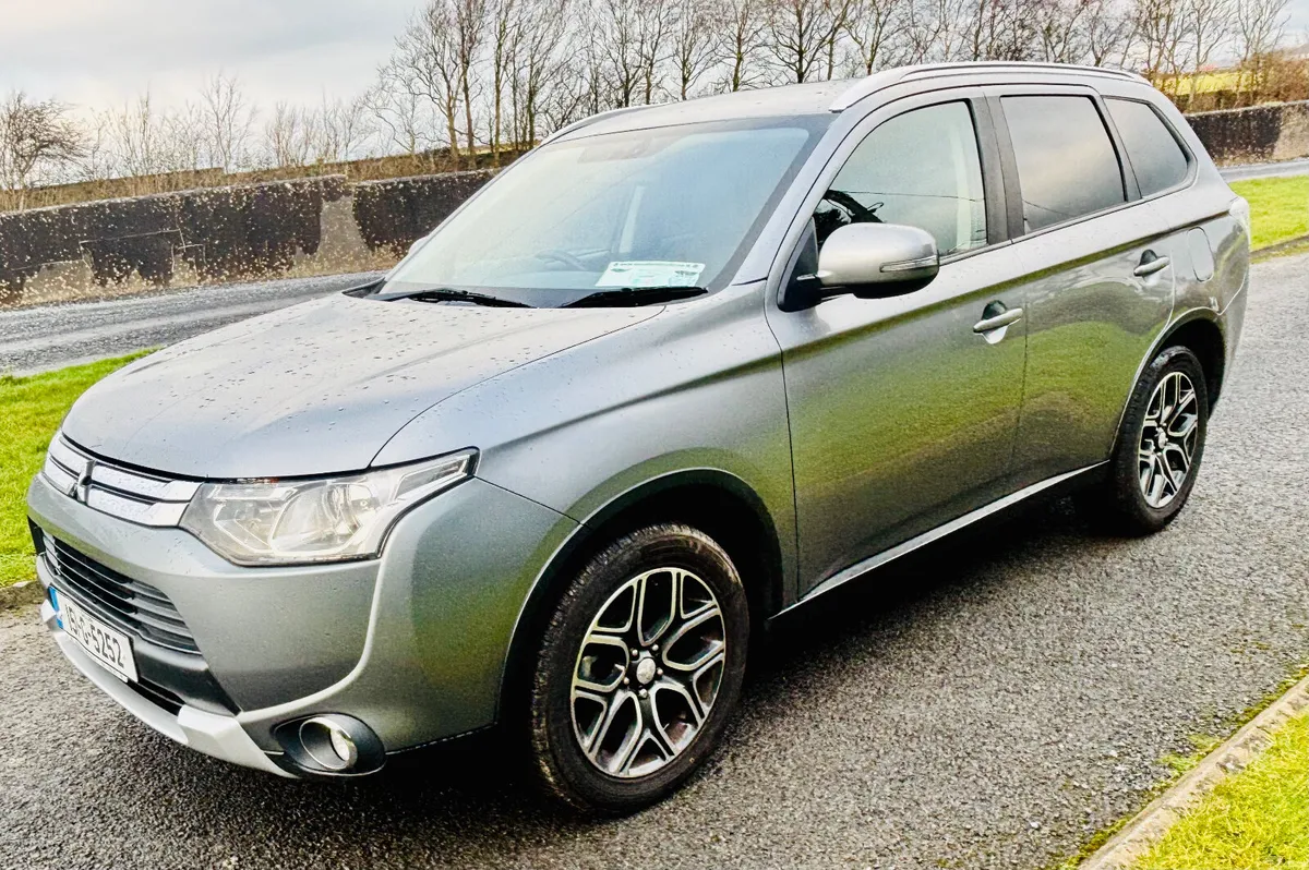 Mitsubishi Outlander 2015 4x4 - Image 1