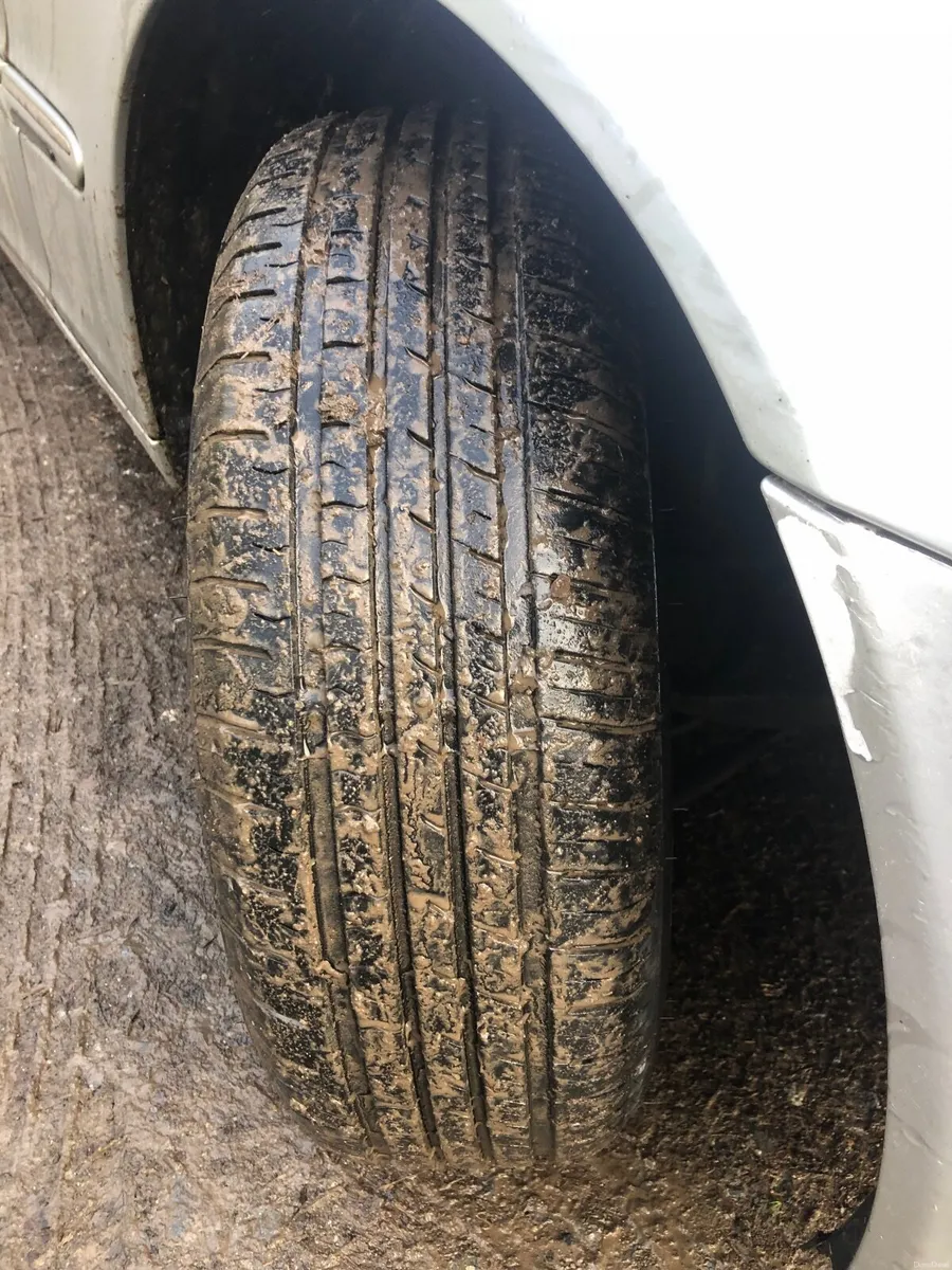 Mercedes-Benz C-Class 2001 - Image 4