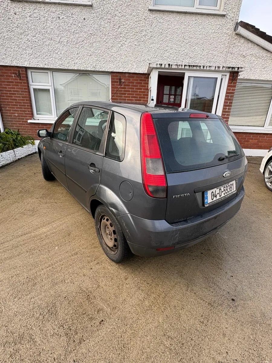 Ford Fiesta 2004 - Image 2