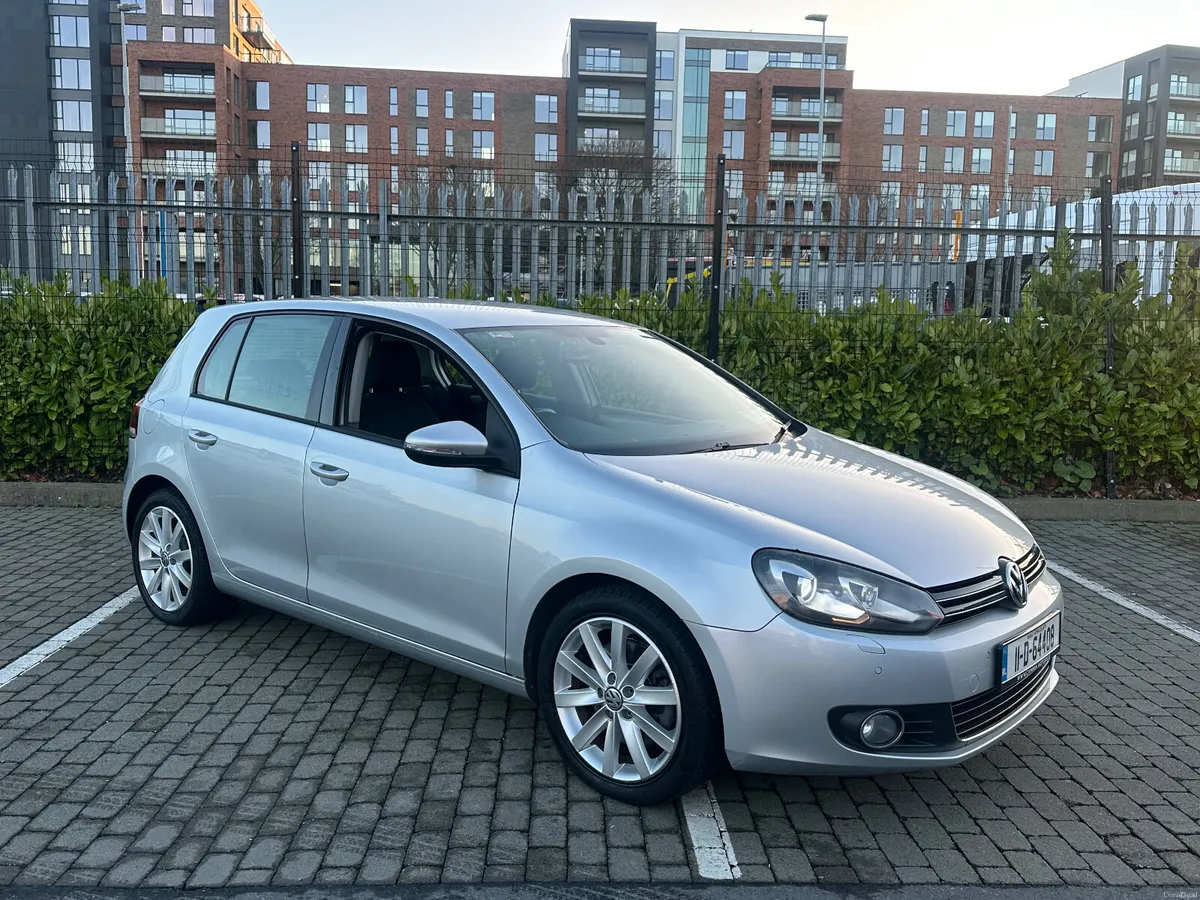 Volkswagen Golf Highline DSG AUTO - Image 1