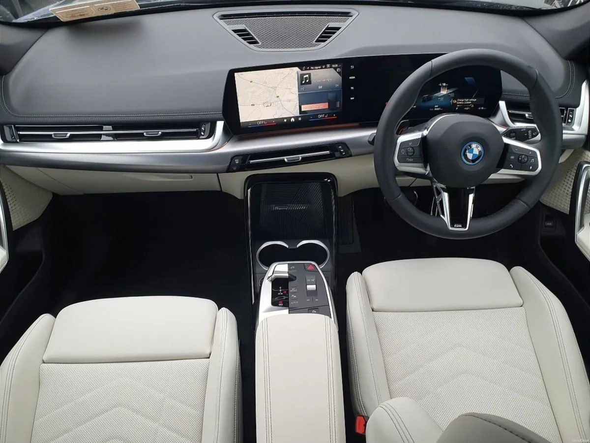 BMW iX1 ix1 eDrive 20 M Sport - Image 4