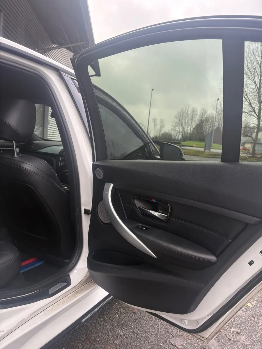 BMW 3-Series 2013 - Image 4