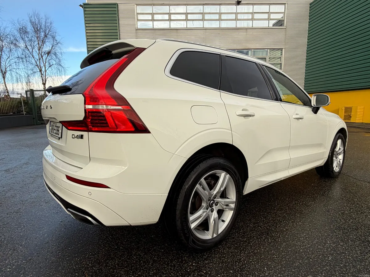 Volvo XC60 2.0 D4 R-Design All wheel drive - Image 4