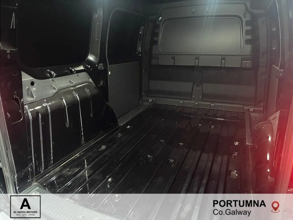 Volkswagen Caddy AUTOMATIC CARGO+ EDITION 2.0TDI 1 - Image 4