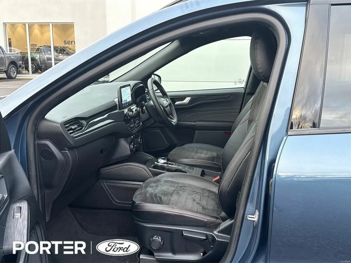 Ford Kuga *SALE NOW ON* PHEV ST-LINE X 225PS Auto - Image 4