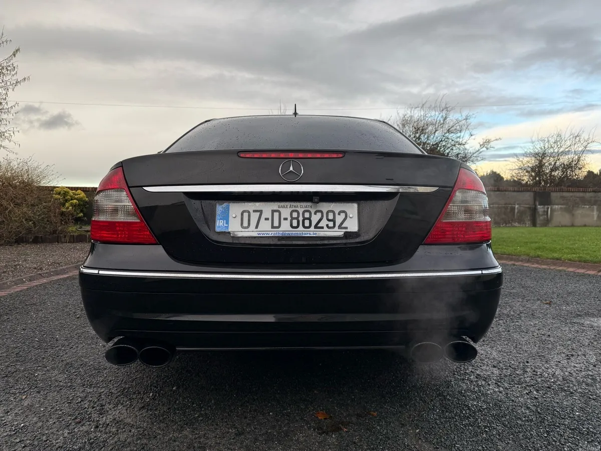 Mercedes-Benz E-Class 1.8 Automatic - Image 3