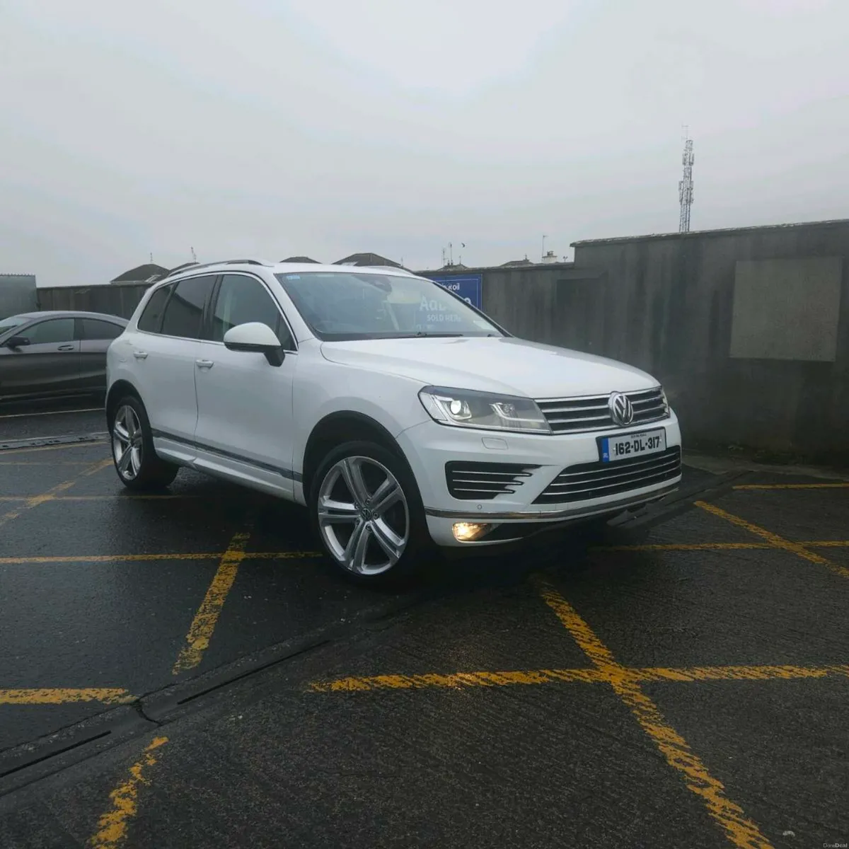 Volkswagen touerag v6 rline - Image 1