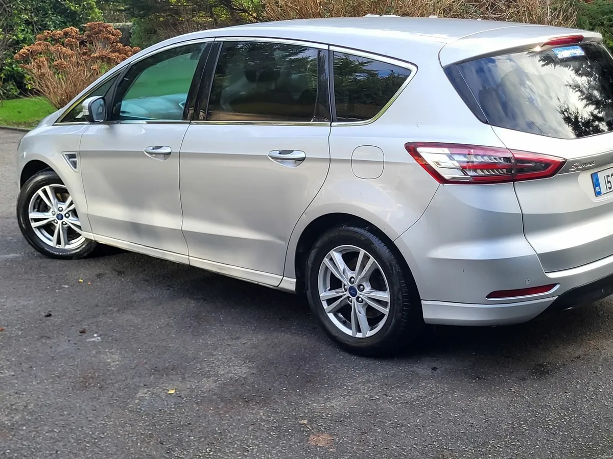 Ford S-Max 2015 - Image 2