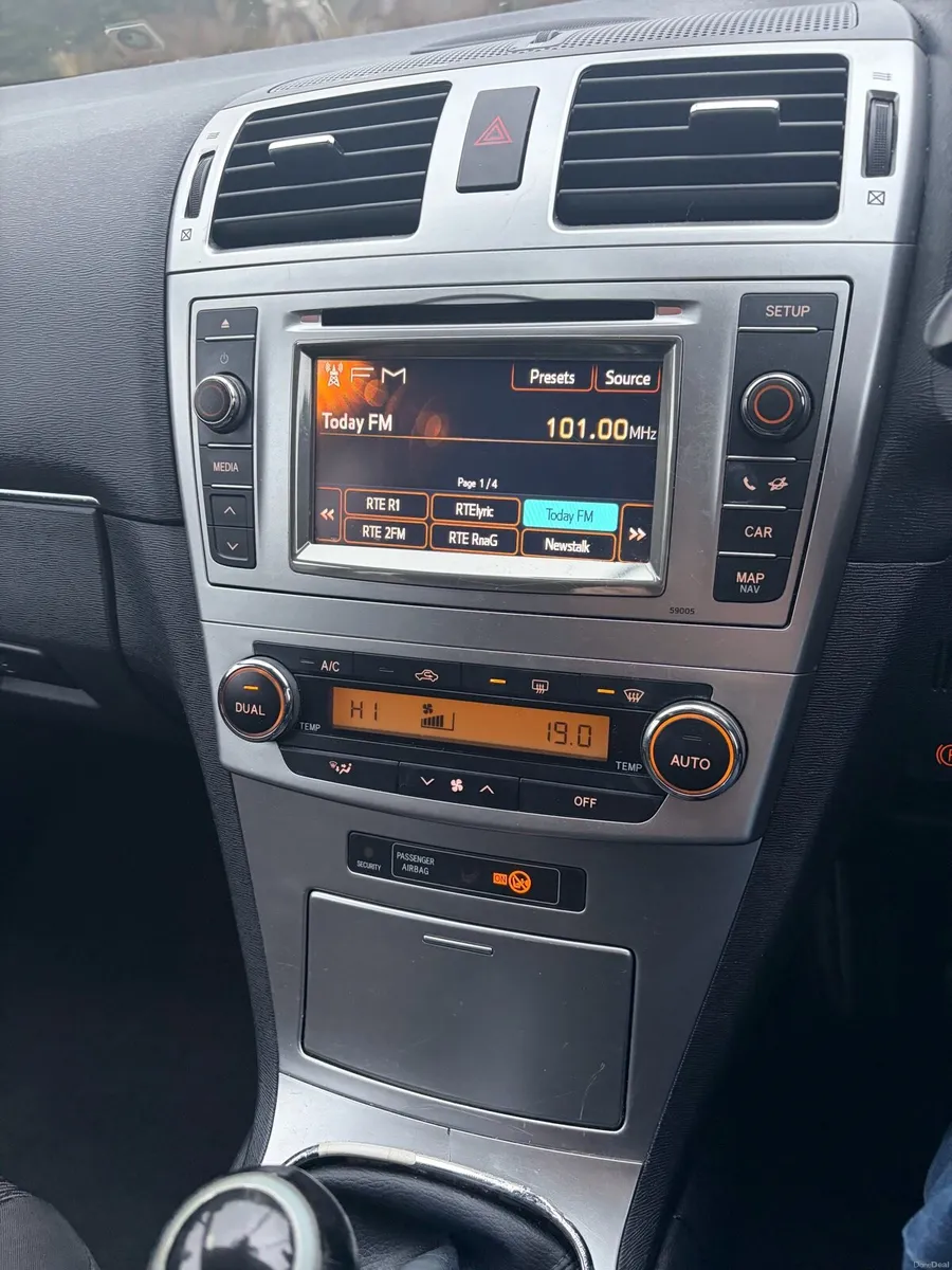 Toyota Avensis 2012 - Image 4