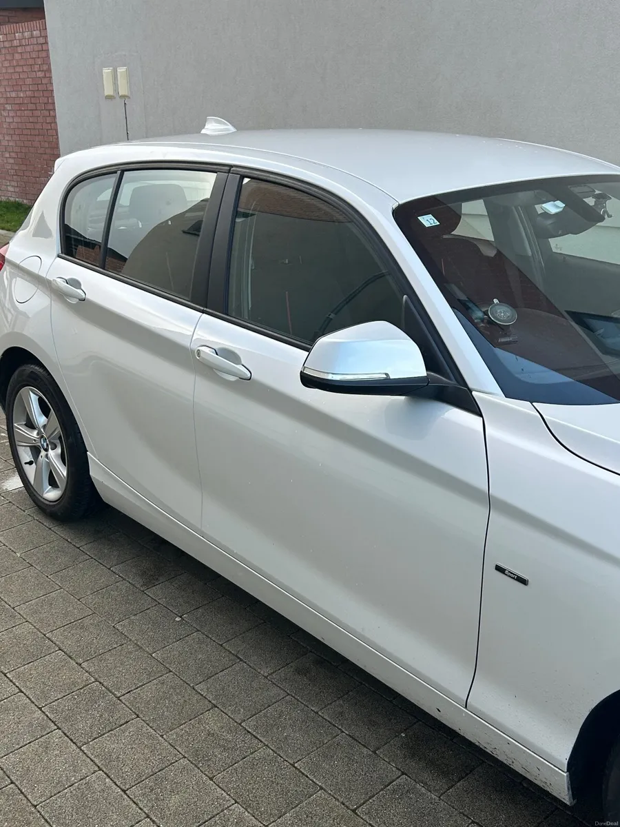 BMW 1-Series 2014 Sports - Image 3
