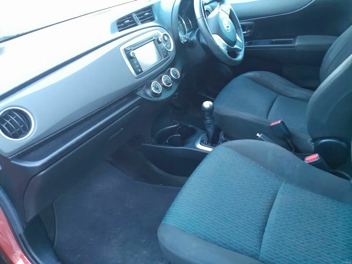 2103 Toyota Yaris nct 05/26 tax02/26 € 4300 - Image 4