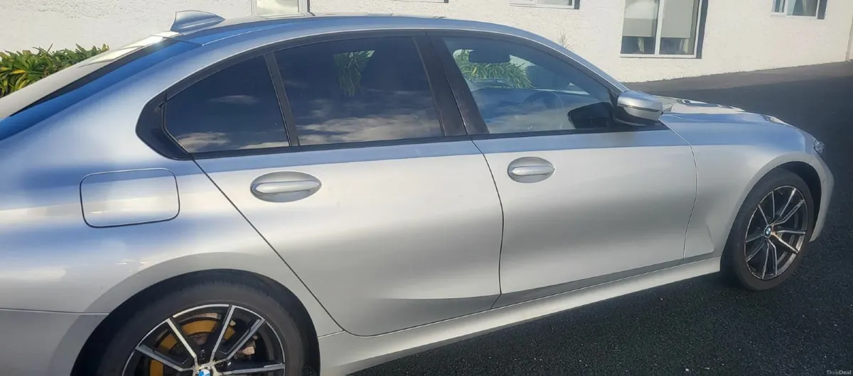 BMW 3-Series 2019 - Image 4