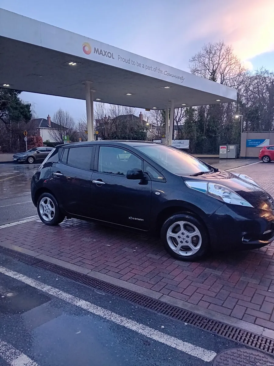 Nissan Leaf 2015 24kw NEW TYRES & 12v battery - Image 1