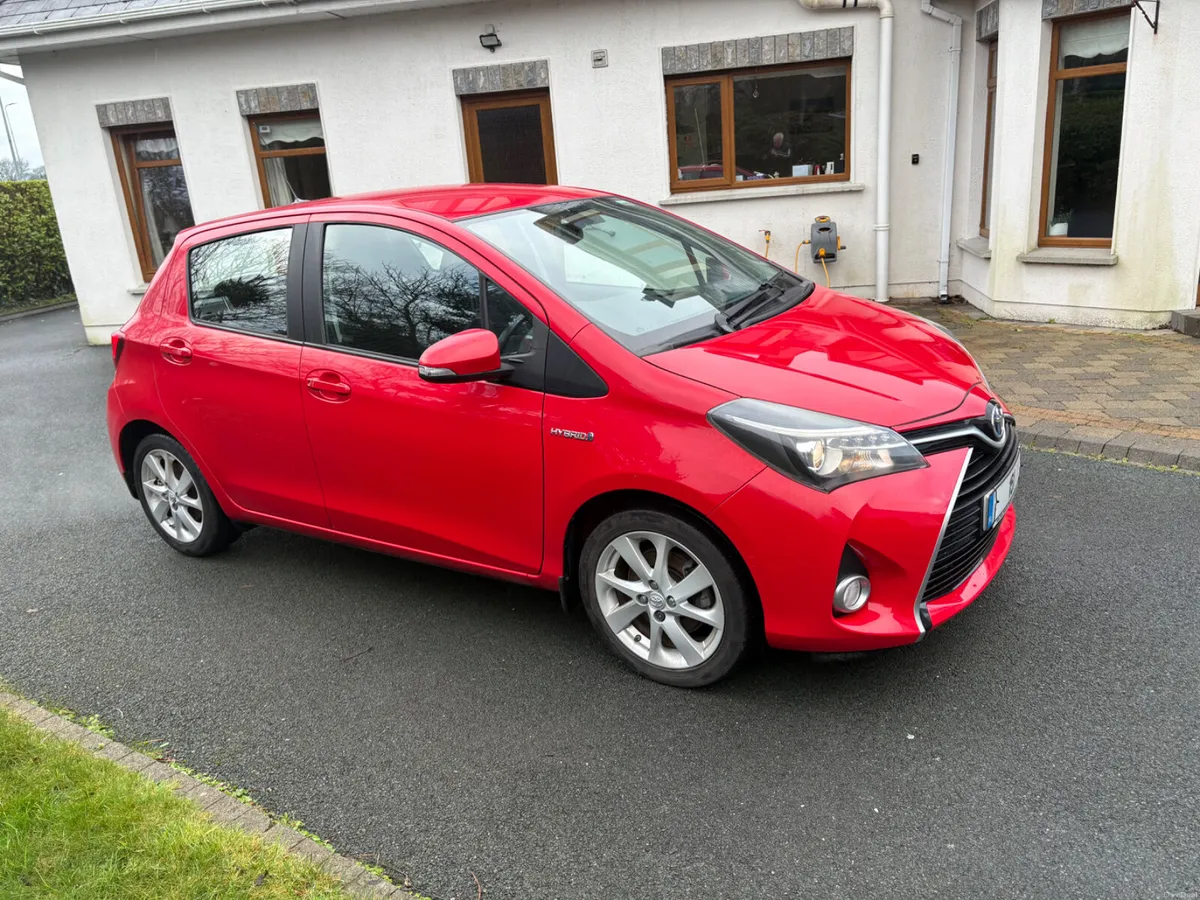 2015 -Toyota -Yaris 1.5 Hybrid -Auto - Image 3
